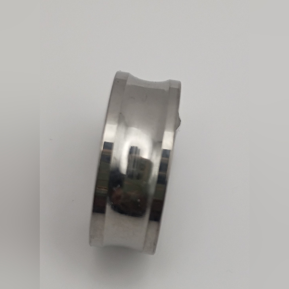 Stainless Steel Silver Band Ring Size 8.5 Unisex China 17 Polished
